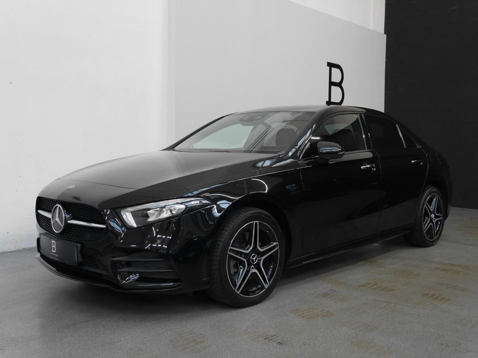 Mercedes-Benz A 250e AMG-Line*Nightpaket*Burmester*Ambiente*