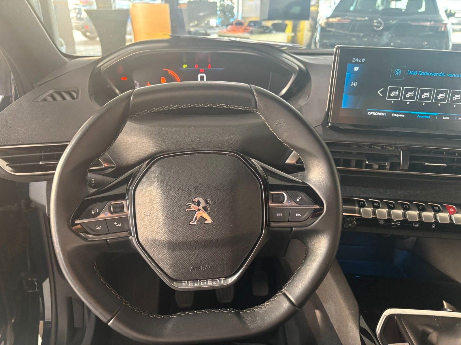 Fahrzeugabbildung Peugeot 3008 1.2T ALLURE PACK NAVI/LED/SPORT/VIRT/PDC