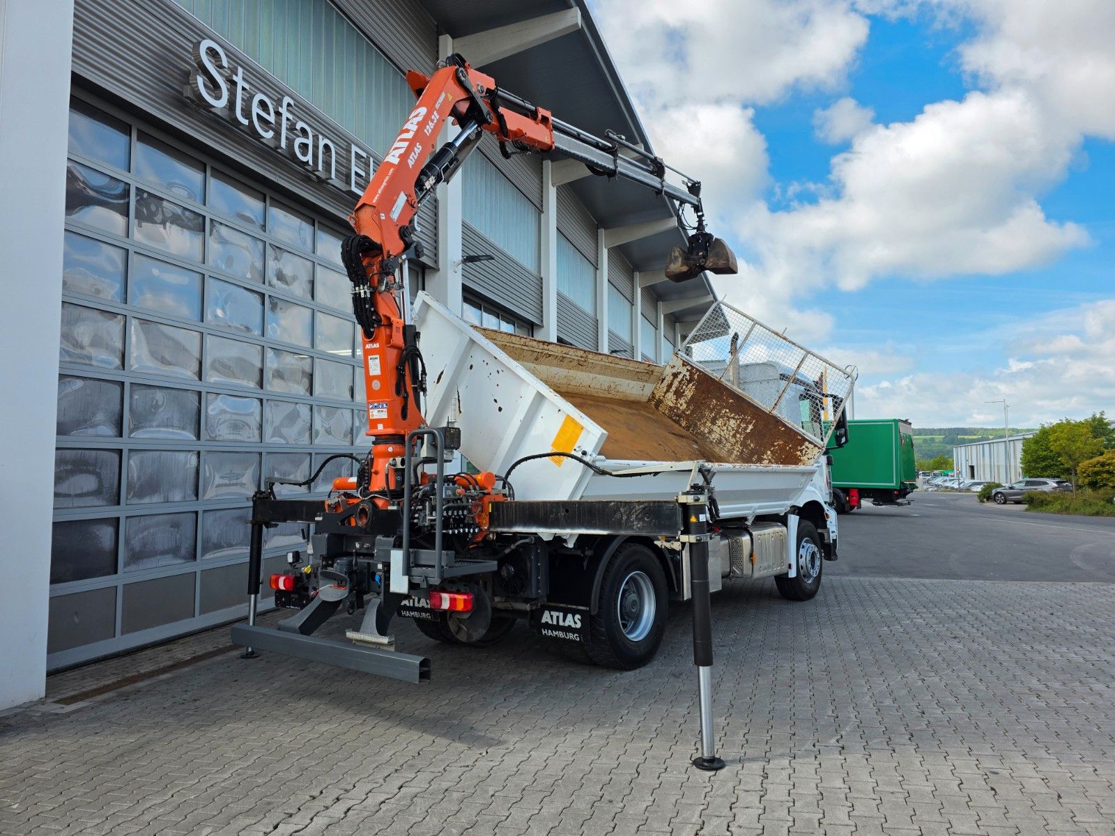 Fahrzeugabbildung Mercedes-Benz Arocs 1835 KK Heckkran Atlas 126.3E-A3L Funk