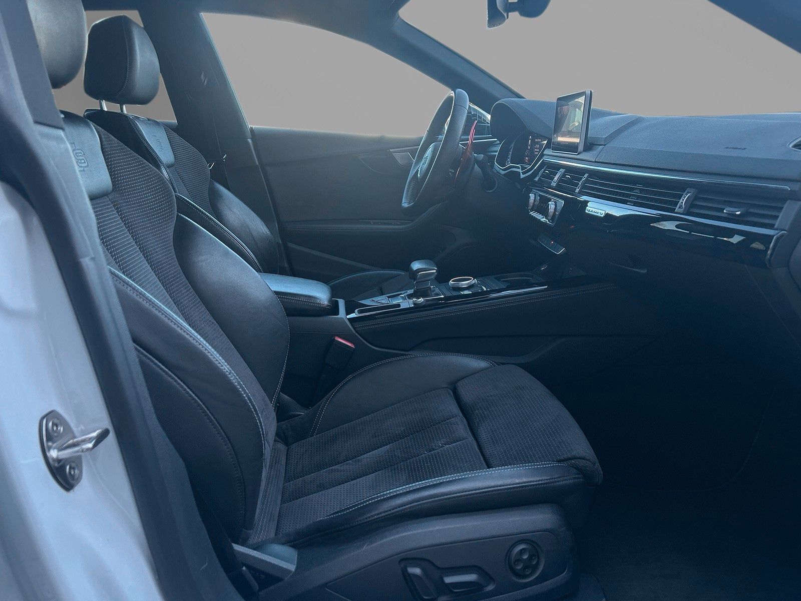Fahrzeugabbildung Audi A5 Sportback*LED*Ambiente*CarPlay*Soundsystem*