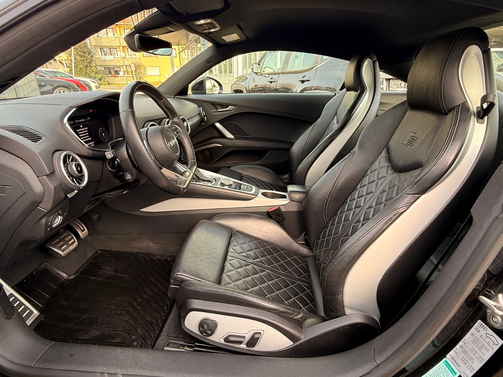 Fahrzeugabbildung Audi 2.0 TFSI quattro/S-LINE/AUTOMATIK/RS-SITZE/LED