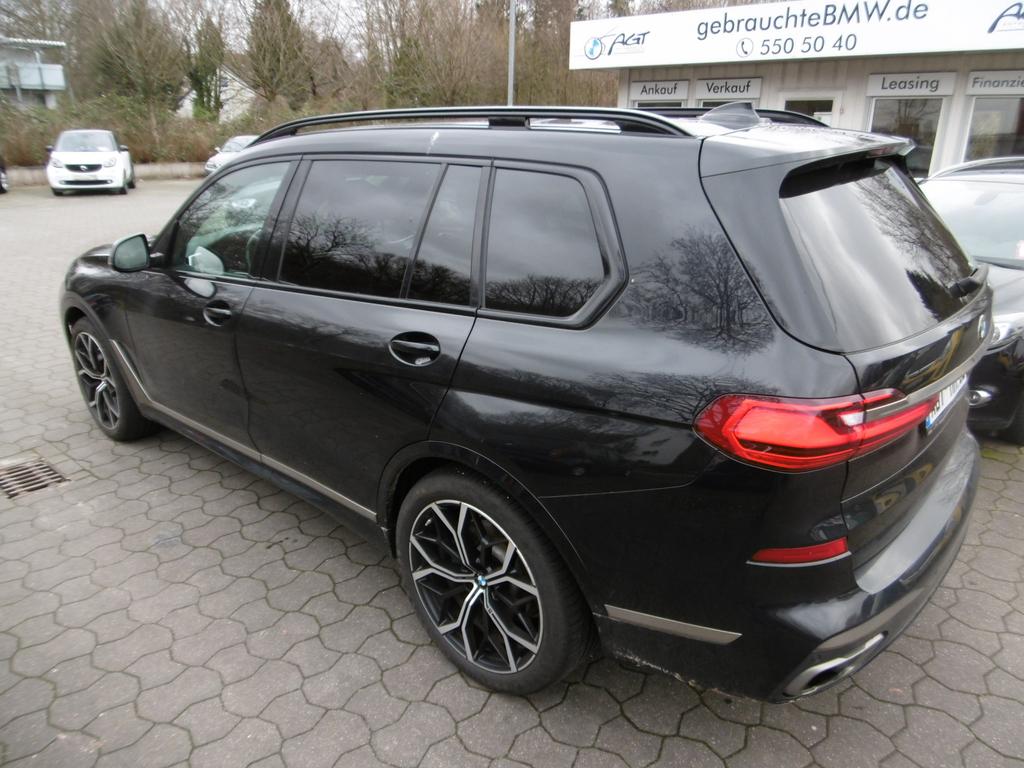 BMW X7 M50