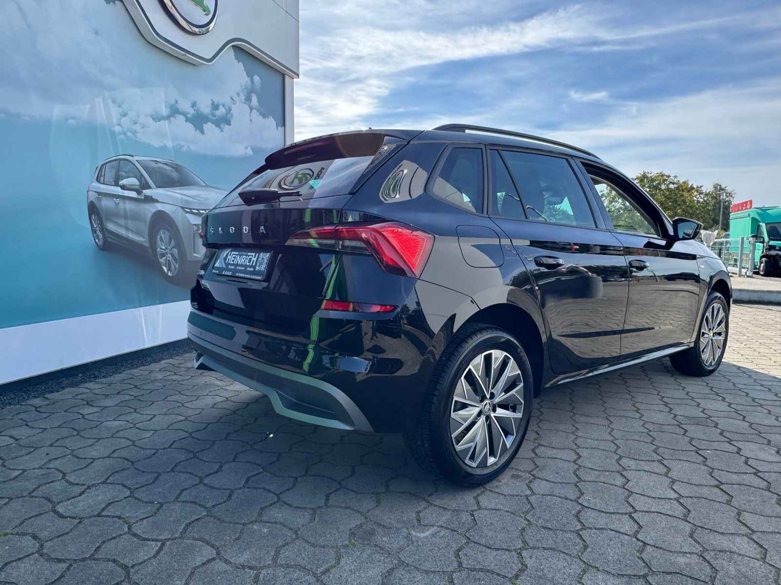 Fahrzeugabbildung SKODA Kamiq Tour 110PS DSG*RFK*NAVI*LED*SideAss