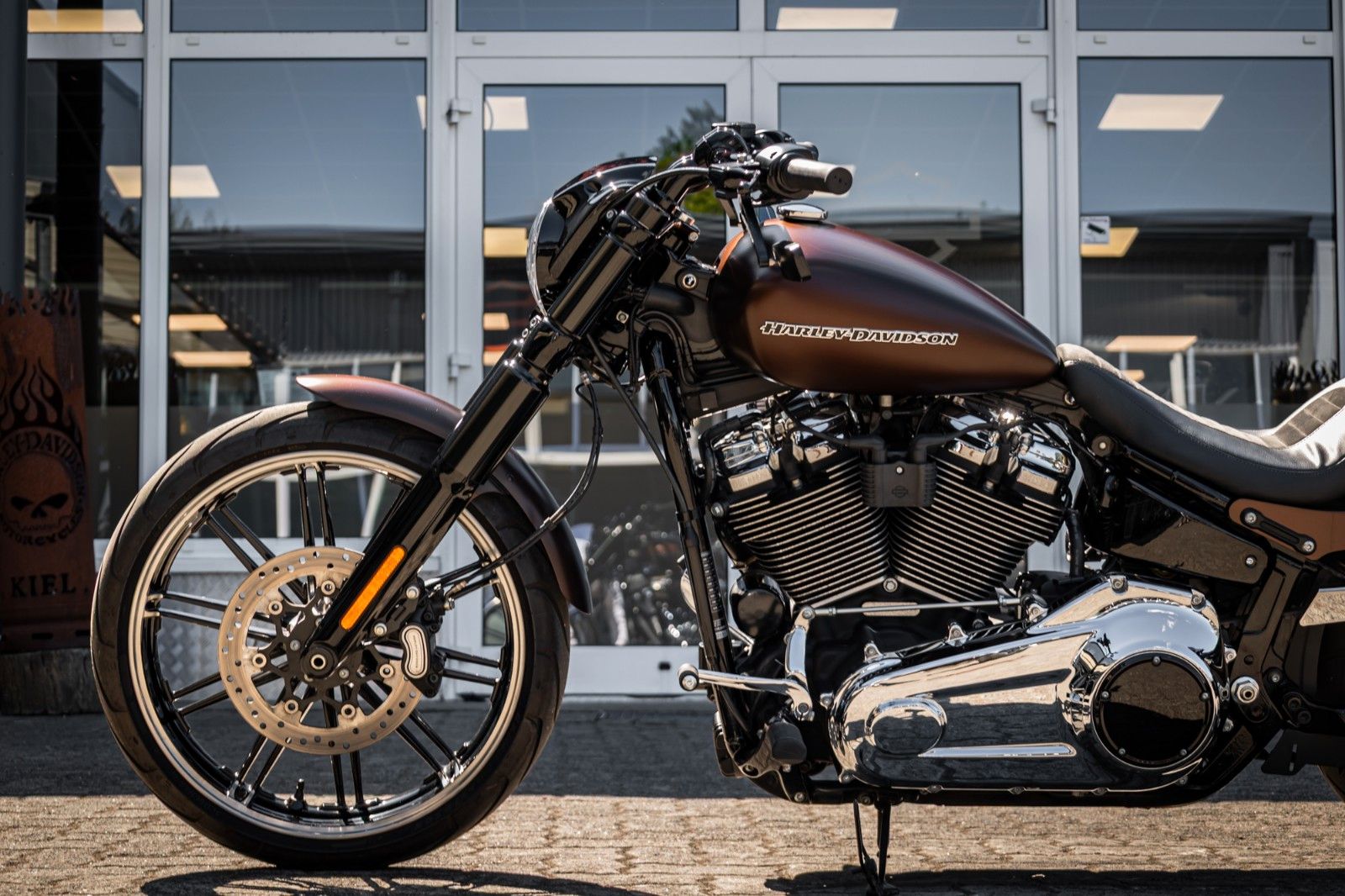 Fahrzeugabbildung Harley-Davidson BREAKOUT FXBR - Jekill & Hyde - Screaming Eagle