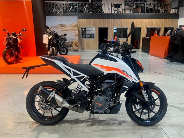 KTM 390 Duke # MY 21 # Neuzustand - Wenig KM -