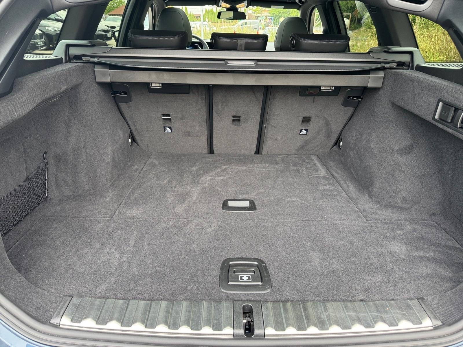 BMW M340d xDrive Touring; AHK, Pano, Komortzugang