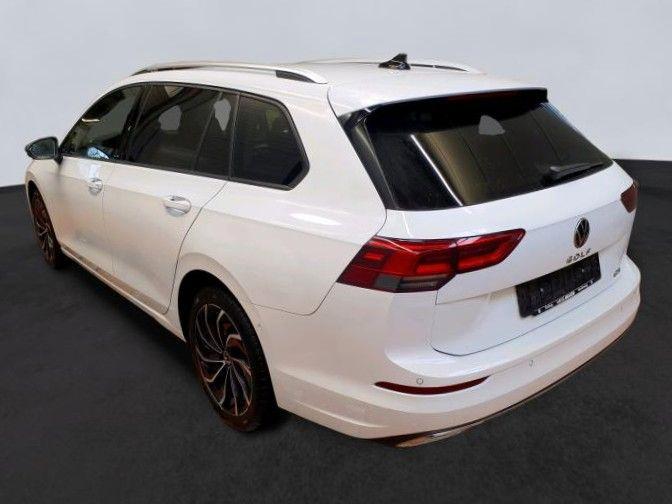 Volkswagen Golf VIII Var. 1.0 eTSI ACTIVE DSG AHK*RFK*ACC
