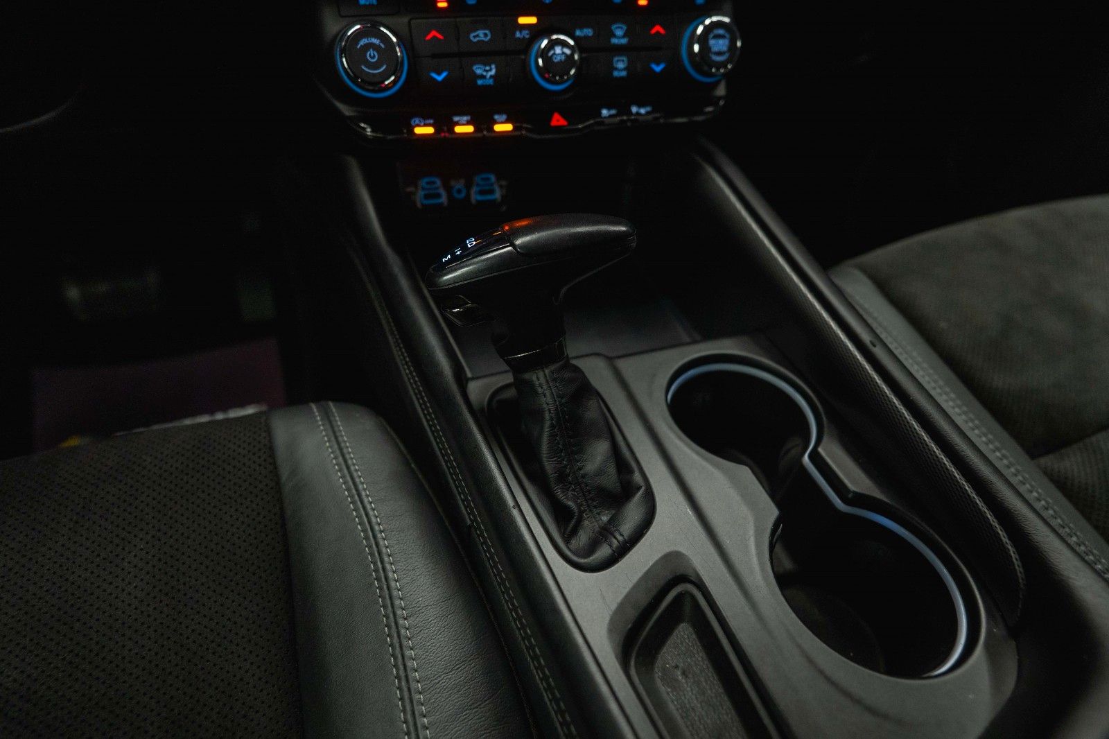 Fahrzeugabbildung Dodge Durango 3.6 V6 GT+ 4x4 SRT Night-Paket Modell 22