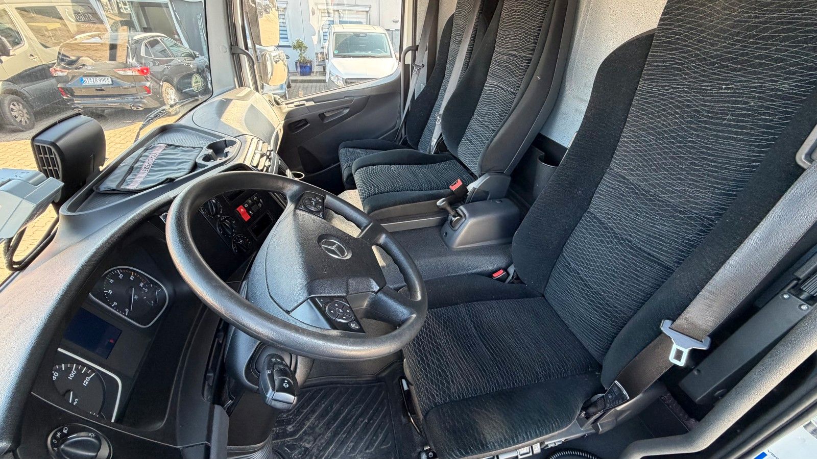 Fahrzeugabbildung Mercedes-Benz Atego 1524 Koffer LBW