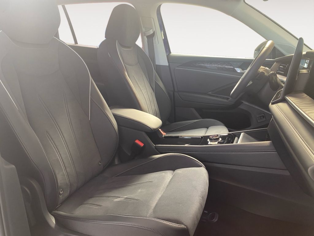 Fahrzeugabbildung Volkswagen Tayron 2.0 TDI 4MOTION DSG Elegance AHZV Standhe