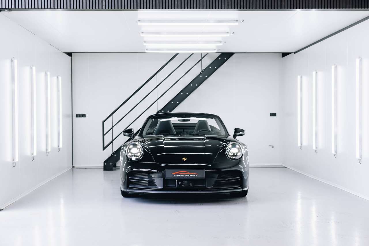Porsche 992 .2 Cabrio Sportuitlaat BOSE Zetelkoeling ACC imagem 2