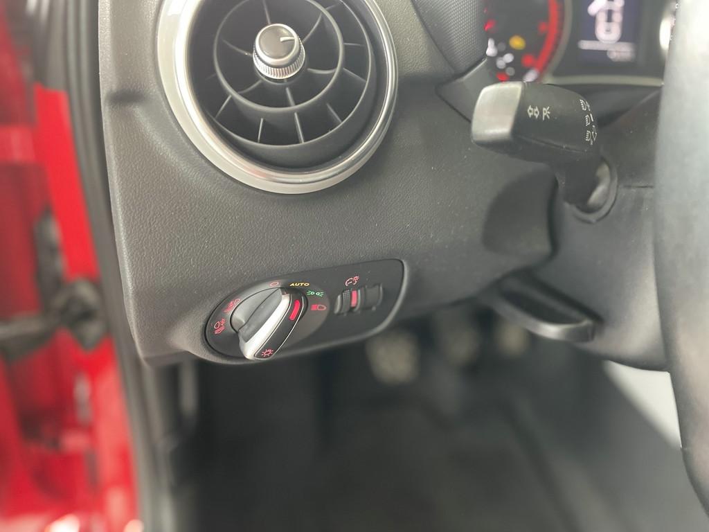 Audi A1 1.2 TFSI Ambition, Navi, Bi-Xenon, Sitzheiz.