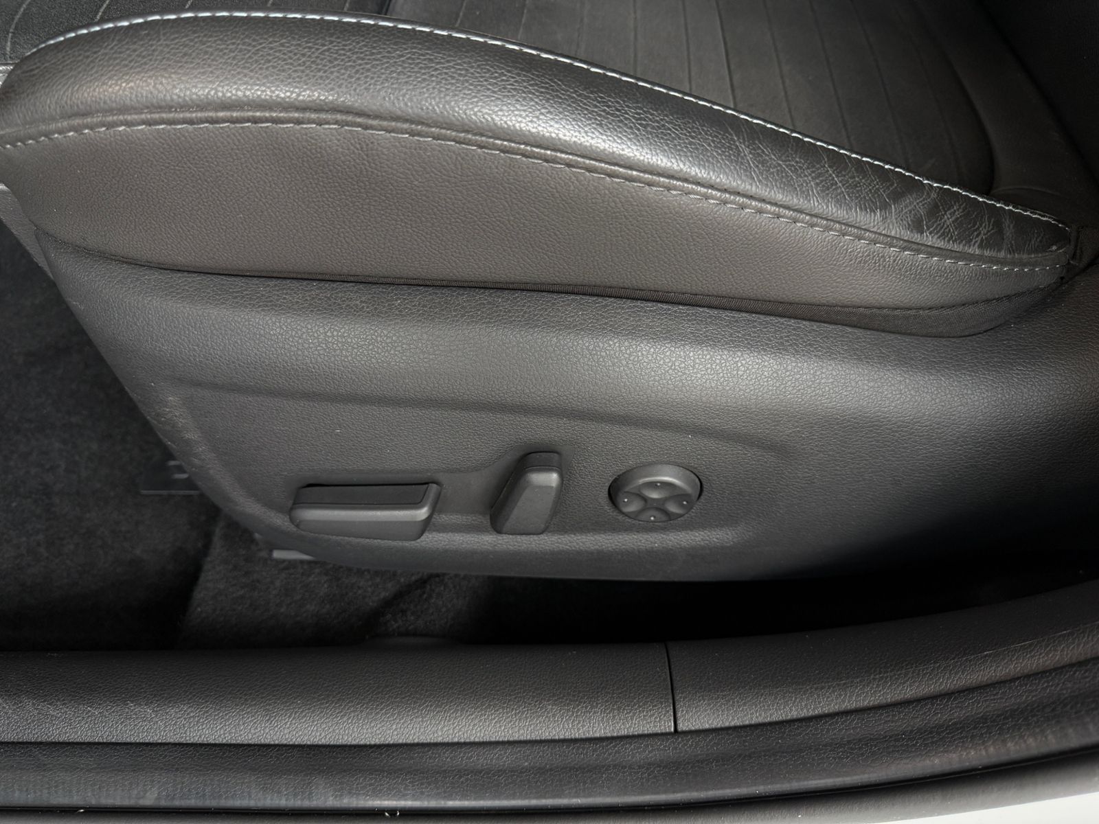 Fahrzeugabbildung Hyundai i30 N Performance KOMFORT LED NAV SHZ RFK 19"