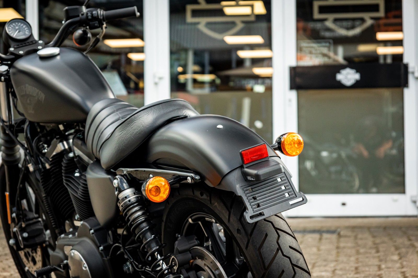 Fahrzeugabbildung Harley-Davidson XL883N Iron 883 - Vance & Hines
