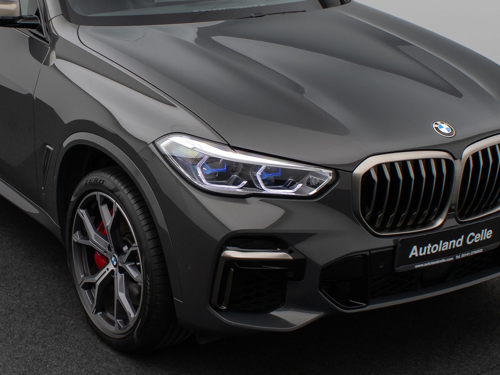 Fahrzeugabbildung BMW X5 M50i Panorama 360°Laser HUD DAB B&W Massage