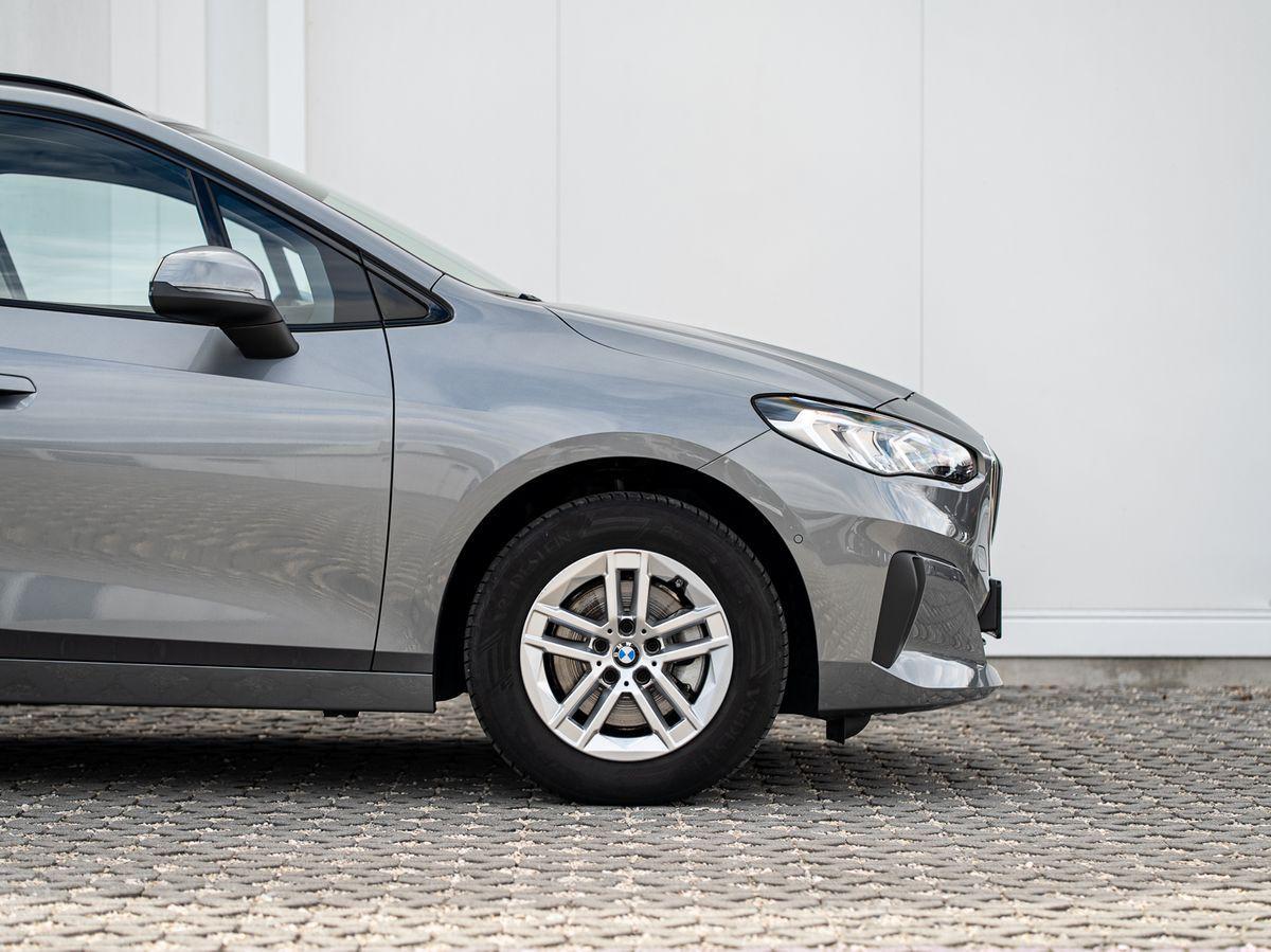 BMW 220i Active Tourer AHK PANO Alarm RFK ShadowL