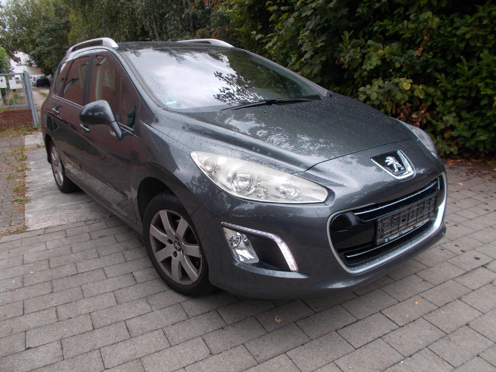 Peugeot 308 2012 — photo 18