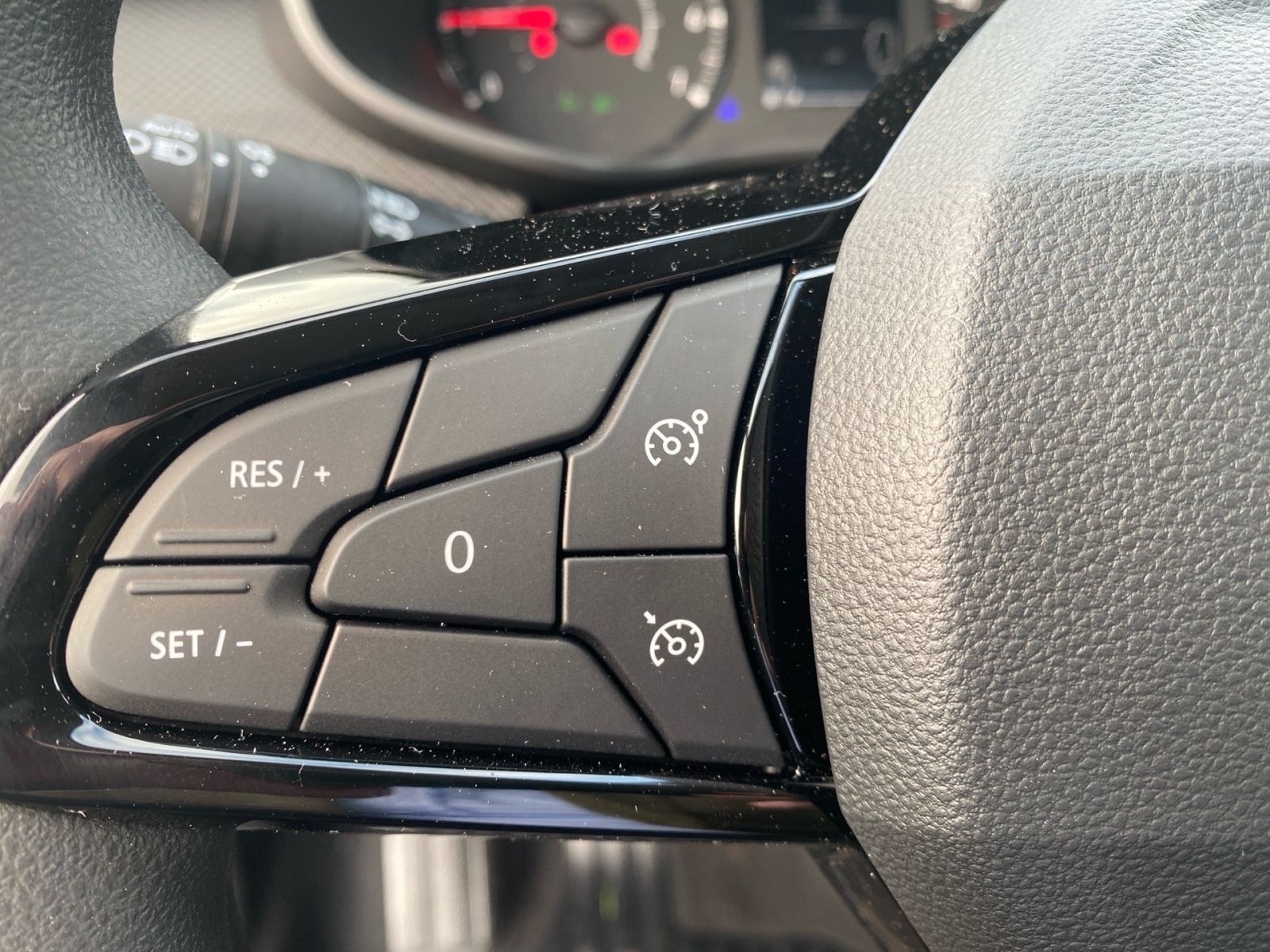 Fahrzeugabbildung Dacia Sandero Essential 1.0 SCe 65 *KLIMA*PDC*LED*