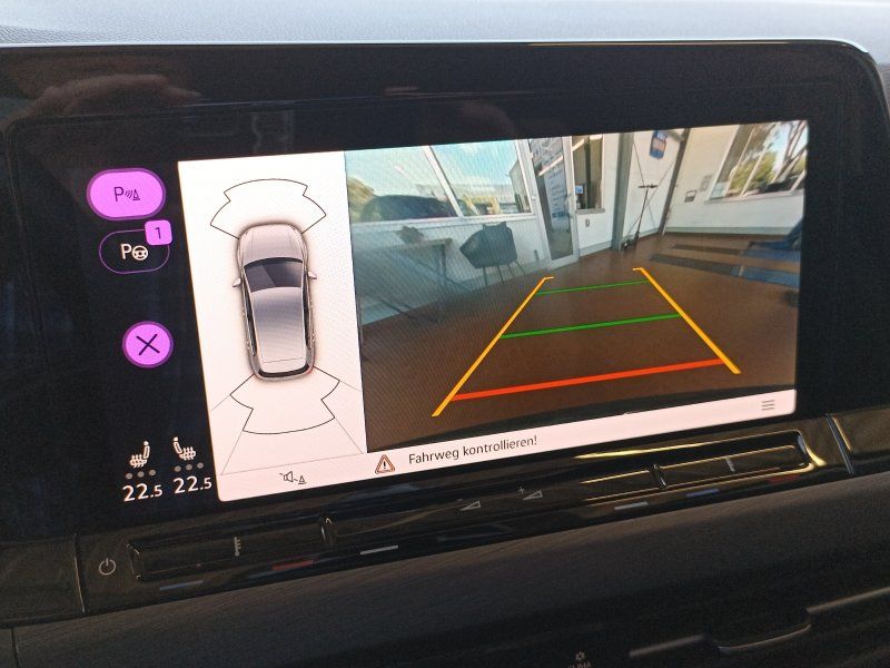 Fahrzeugansicht 15 Fahrzeugabbildung Volkswagen Golf VIII 1.5 eTSI Style DSG MATRIX-LED+KAMERA+