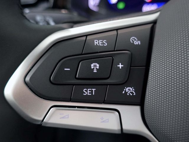 Fahrzeugabbildung Volkswagen T-Roc Style 1.5 TSI DSG | LED RFK AHK ACC