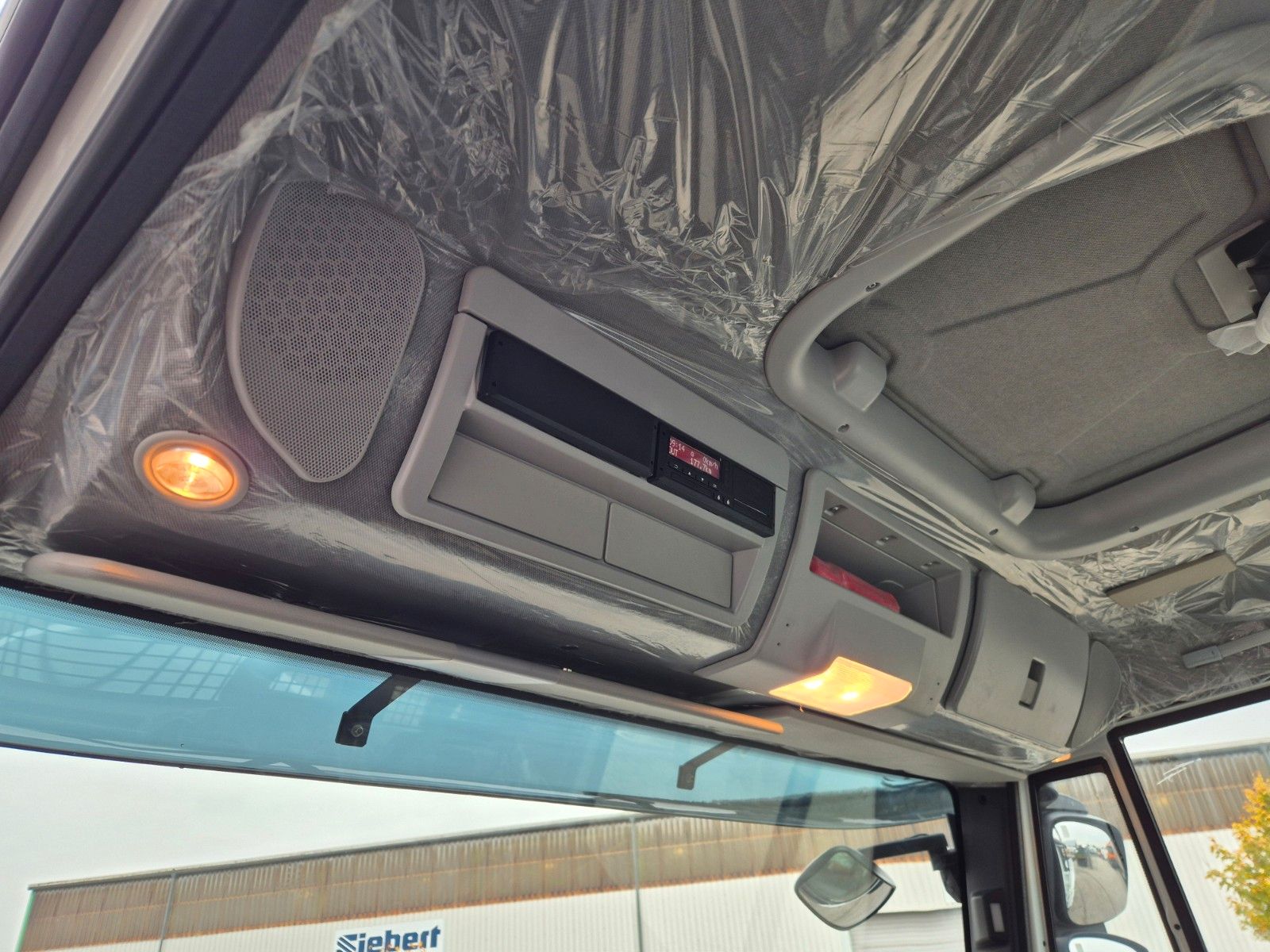 Fahrzeugabbildung Iveco Eurocargo ML80E21 Meiller Kipper 2x AHK 3 Sitze