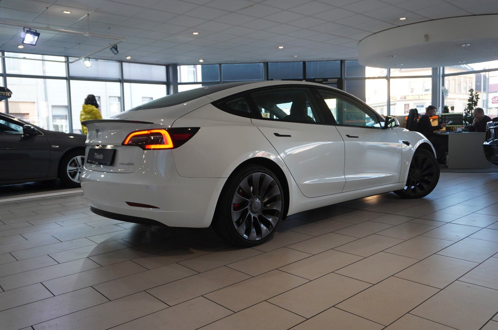 Fahrzeugabbildung Tesla Model 3 PERFORMANCE DUAL-MOTOR NAVI/LED/PILOT+