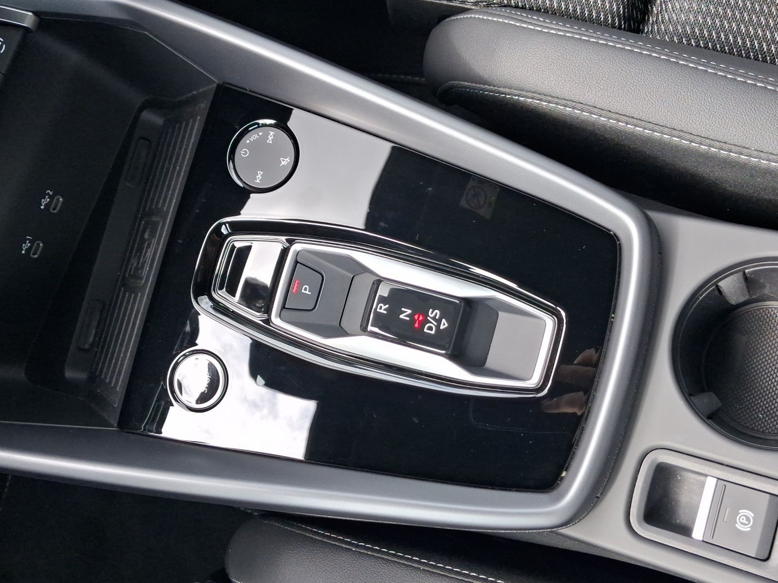 Audi A3 Sportback TFSIe ASSIST 360° AHK LM18 foto 11