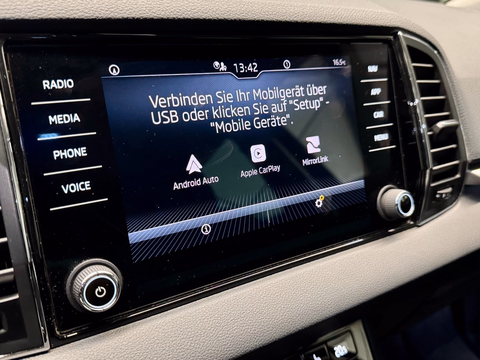 Skoda Karoq TOUR 1.5 TSI AUTOM.*AMUNDSEN*SHZ, миниатюра 16