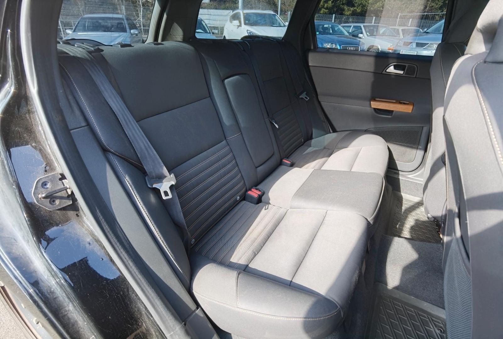 Volvo V50 2010 — photo 16