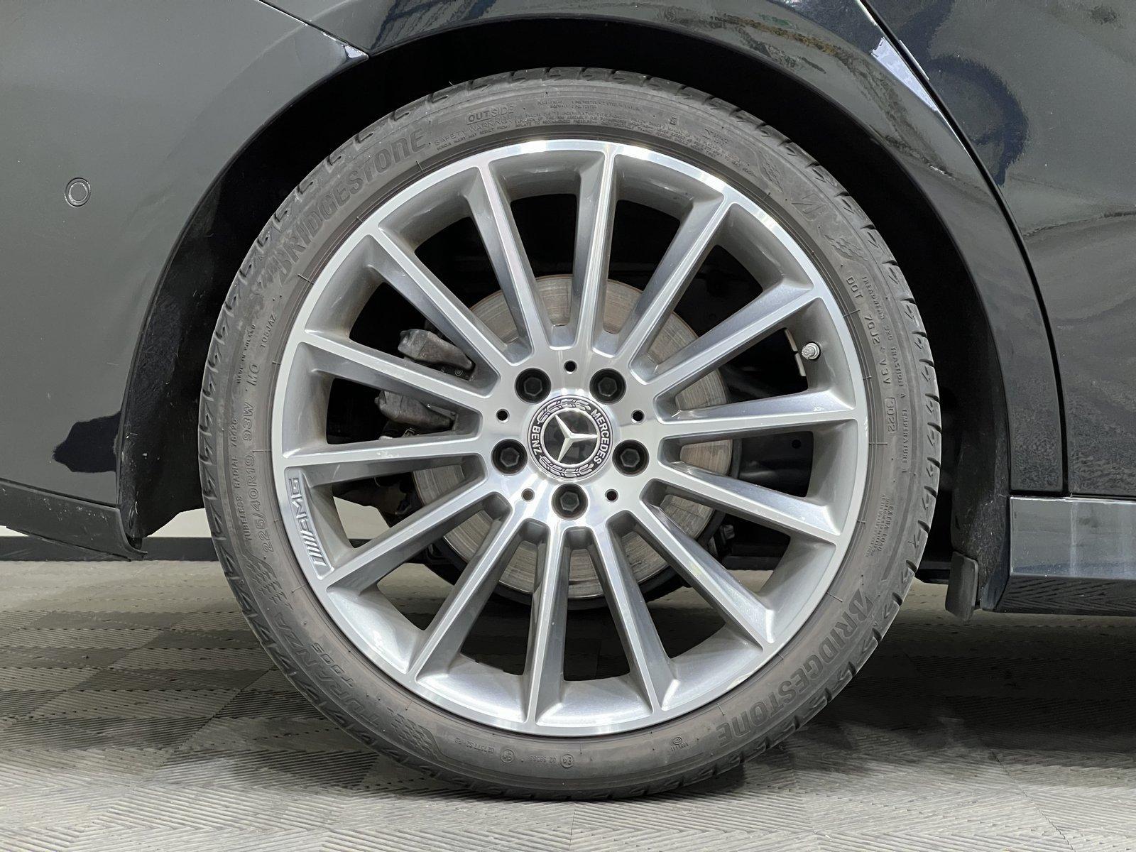 Mercedes-Benz A 250 AMG Line Night+Pano+LED+Kamera+Sound+19"