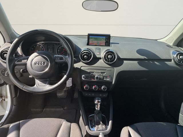 Audi A1 Sportback NaviKlimaPDCBTACCSHZACCSchec
