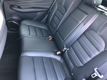 Fahrzeugabbildung MG EHS 1.5 Luxury ** SOFORT VERFÜGBAR **
