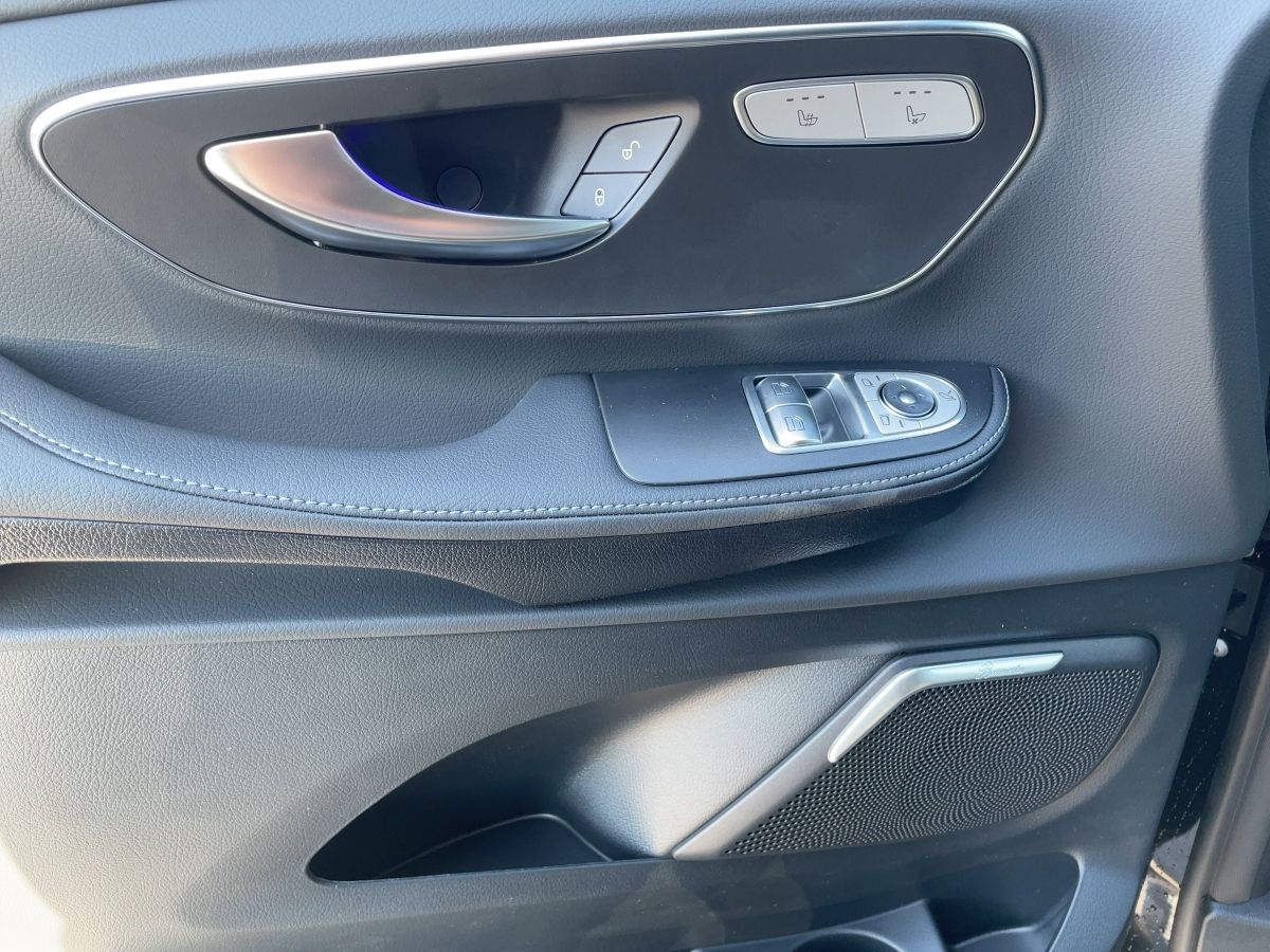 Fahrzeugabbildung Mercedes-Benz V 300 d 4M lang AMG/Night/Facelift/Pano/360°/AHK