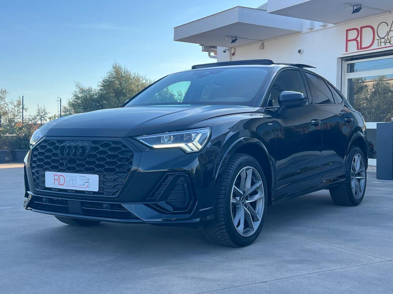 Audi Q3 Sportback S-line *tetto FULL Black imagem 3
