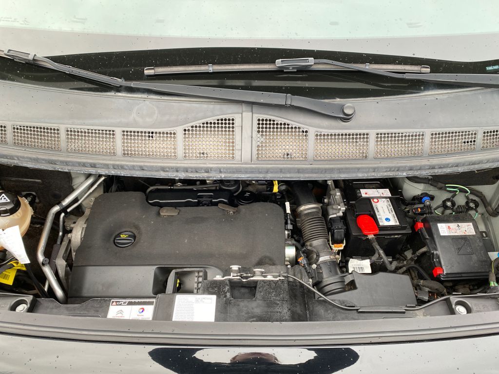 Fahrzeugabbildung Citroën Jumpy M BlueHDi 120 EAT8 Club *AZV*PDC hinten*
