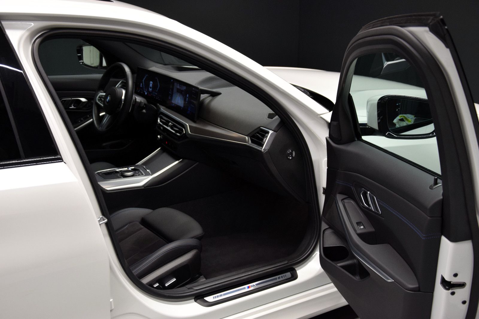 Fahrzeugabbildung BMW 320 i xDrive M Sport Schiebed. ACC Kamera HeadUp