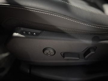 Fotografie 17 des Opel Grandland (X) Grandland X Plug-in-Hybrid 1.6 DI AT Ultimate