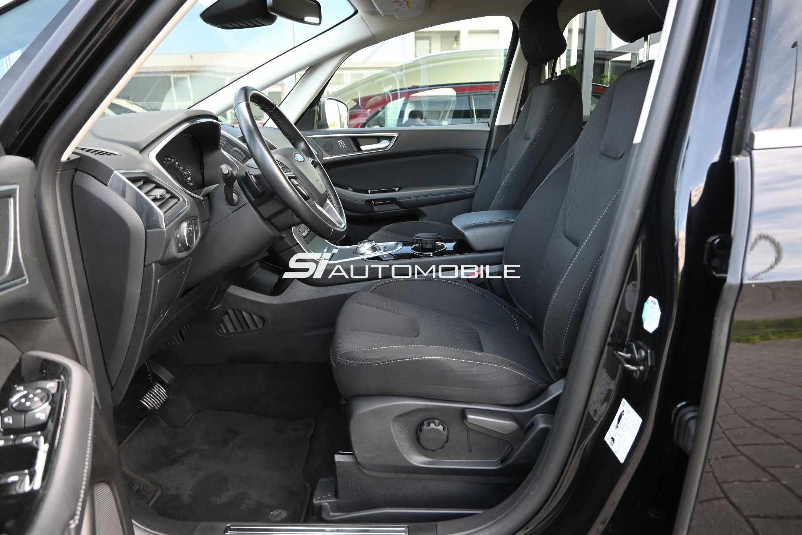 Fahrzeugabbildung Ford S-Max 2.0 d 140kW 4x4 Titanium °ACC°AD.LED°2xKAM