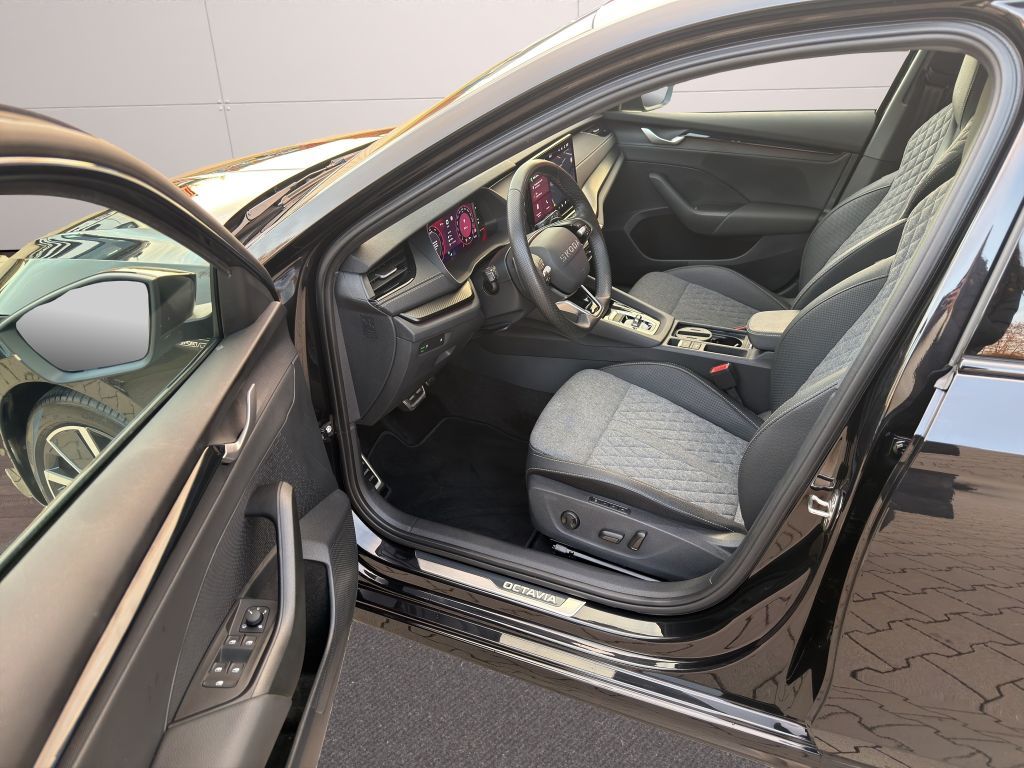Skoda Octavia Combi 2.0 TDI DSG Sportline foto 6