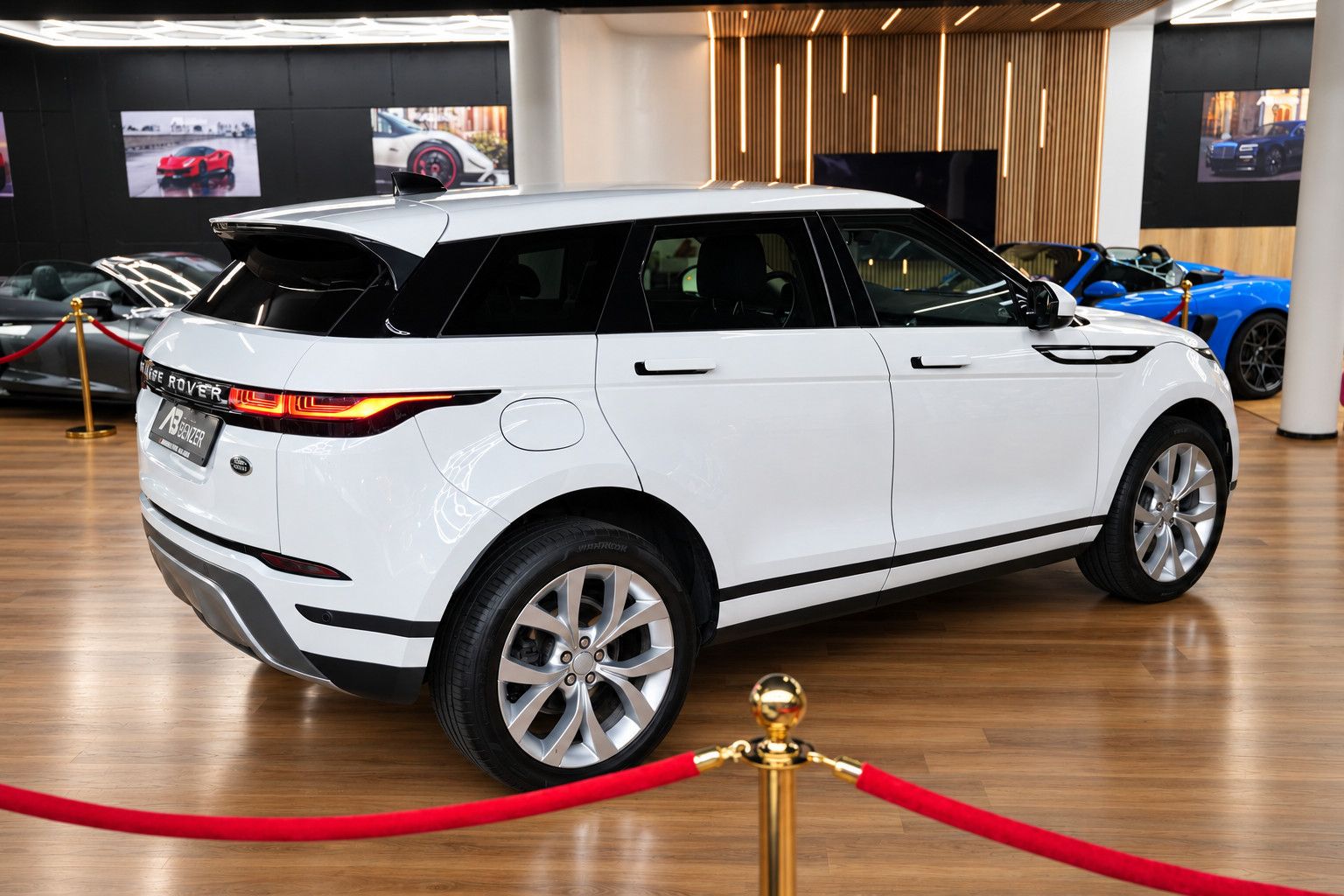 Fahrzeugabbildung Land Rover Range Rover Evoque SE *Meridian*Kamera*Memory
