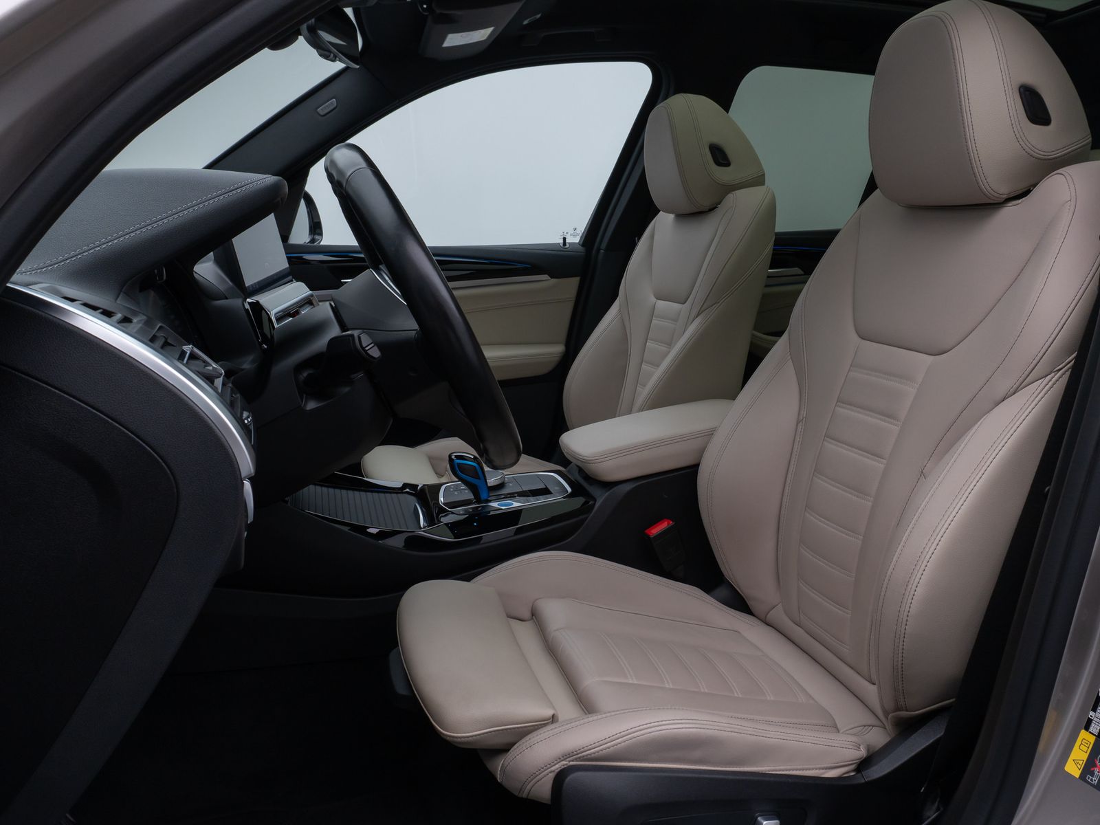 Fahrzeugabbildung BMW iX3 Impressive M Sport Panorama Laser HUD H/K