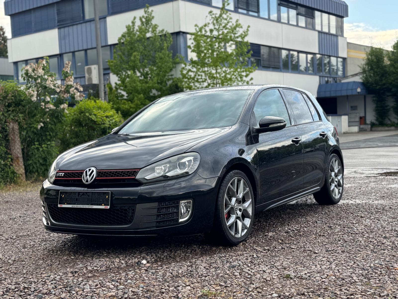 Volkswagen Golf 2.0 TSI DSG GTI