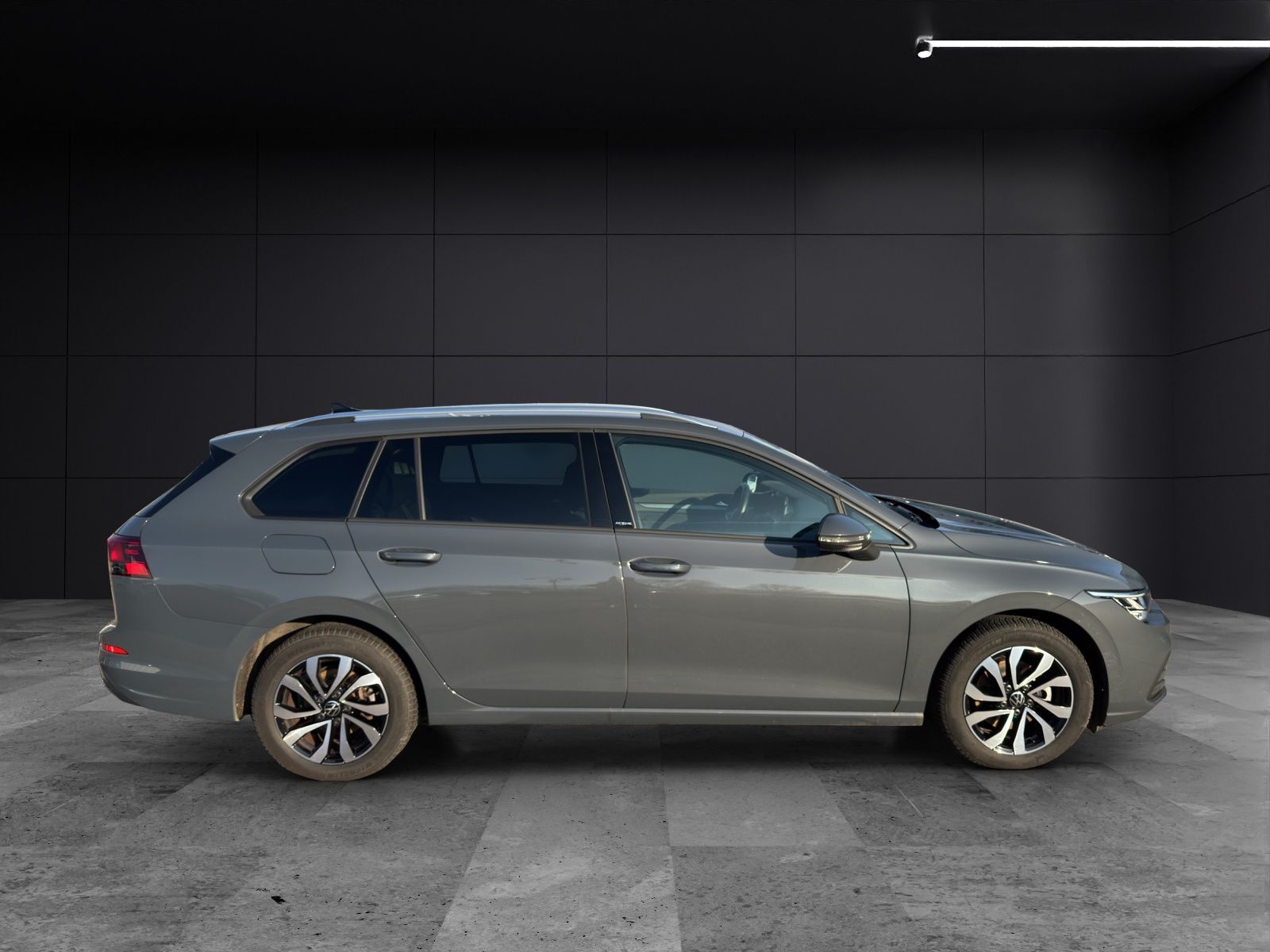 Fahrzeugabbildung Volkswagen Golf VIII Variant eTSI Active DSG LED ACC SH Nav