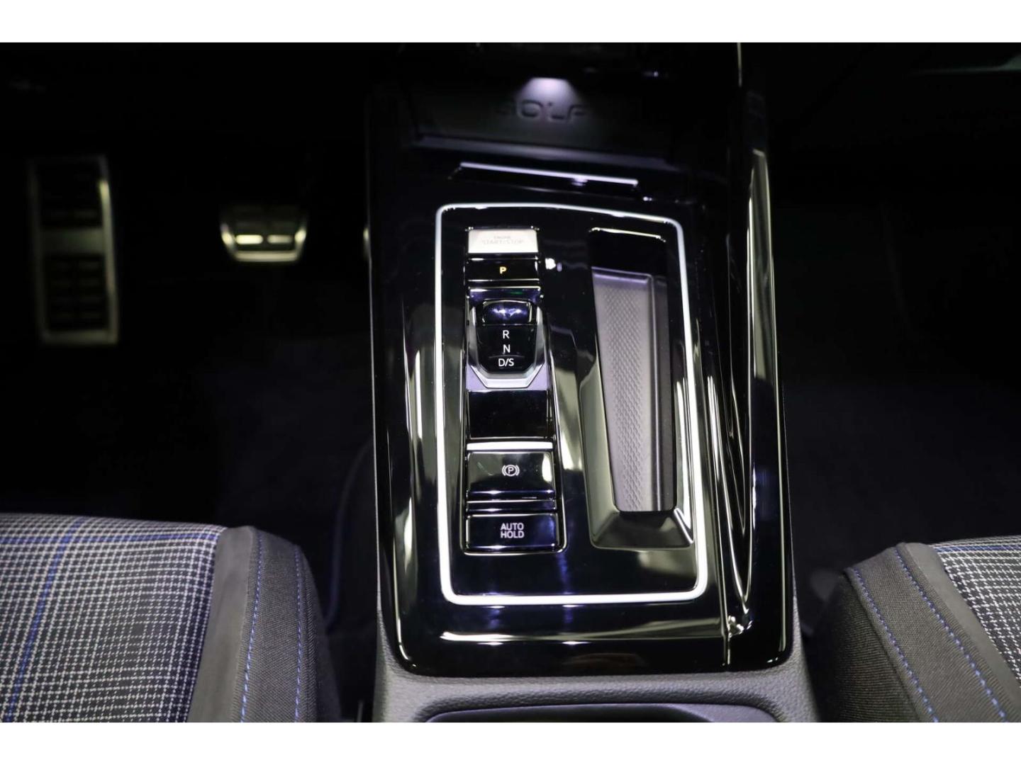 Volkswagen Golf 1.5 eHybrid GTE Black Style DSG RFK/AHK, миниатюра 13