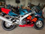 Honda CBR 900 RR Fireblade - HONDA 1999 FIREBLADE