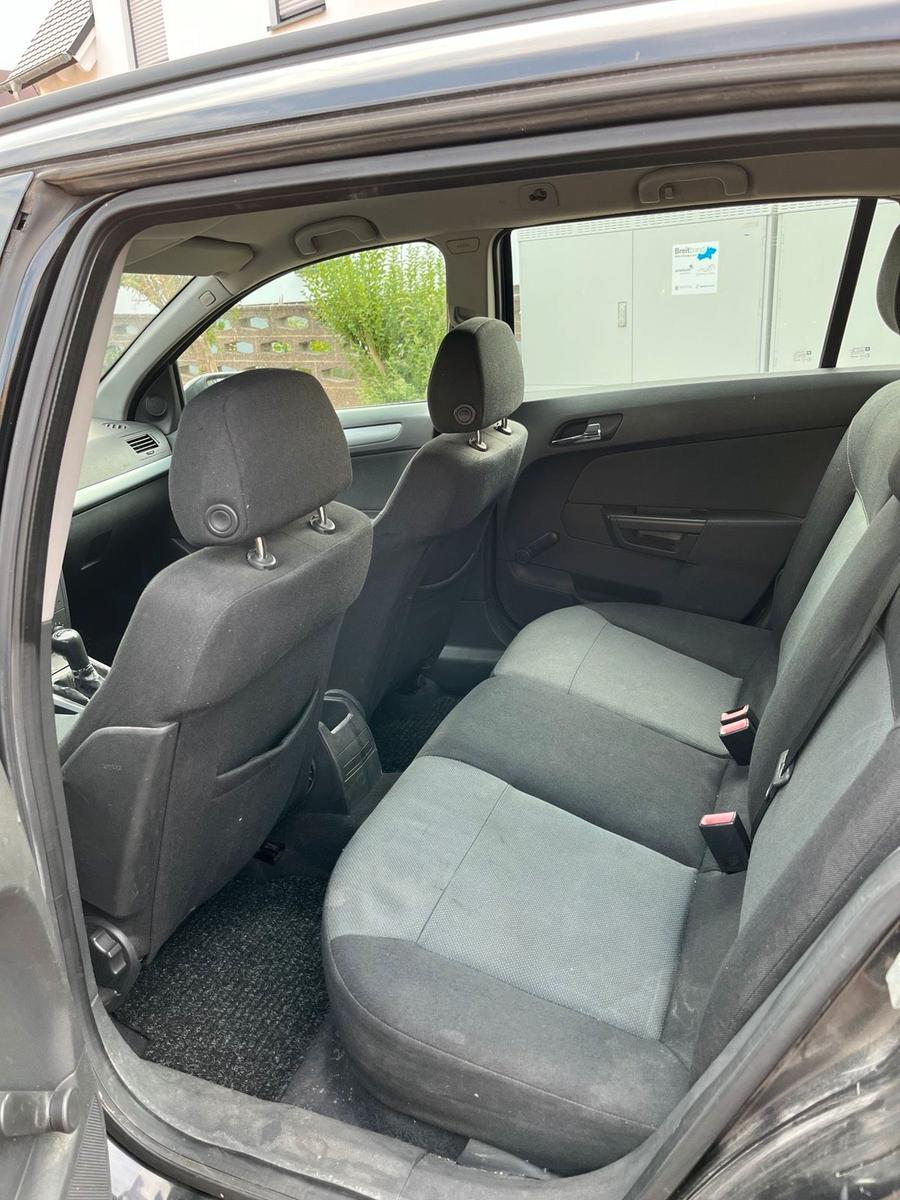 Opel Astra 2006 — photo 9