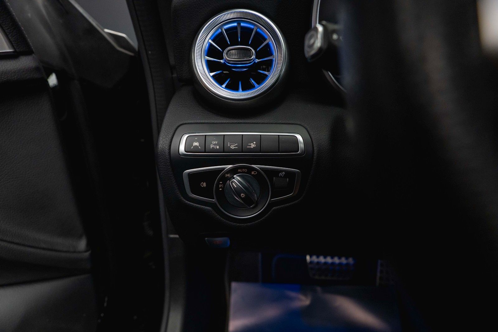 Fahrzeugabbildung Mercedes-Benz C 43 AMG Coupe 4Matic*LED*Virtual*Pano*Burmester