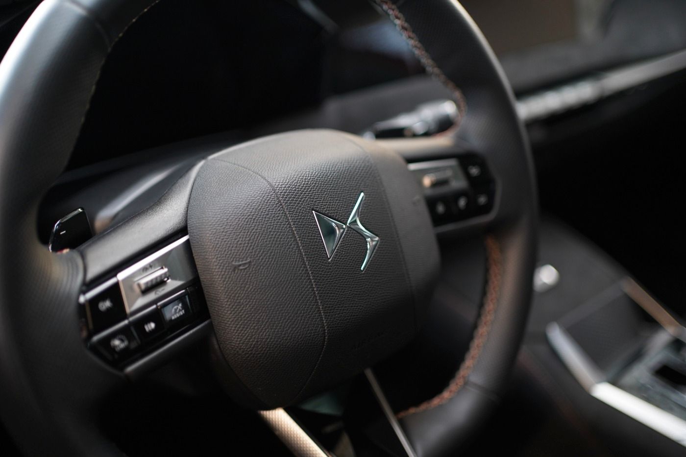 Fahrzeugabbildung DS Automobiles DS4 PureTech 130 EAT8 Performance Line Anhängerk