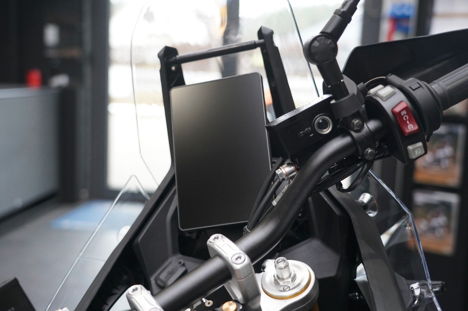 Fahrzeugabbildung VOGE DS 800 X Rally Beide Farben auf Lager