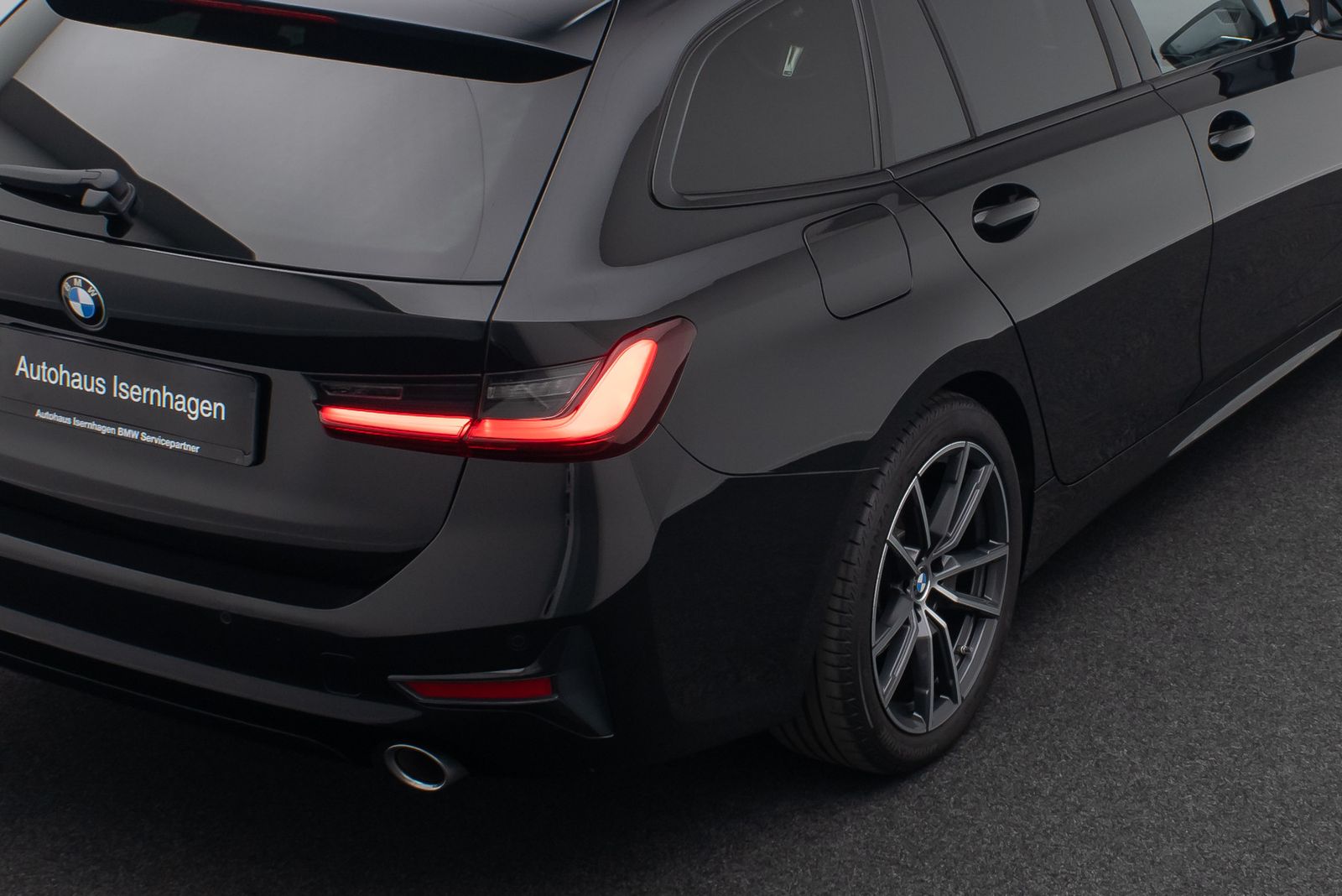 Fahrzeugabbildung BMW 320d Sport Line ACC DAB Komfort Laser HiFi Alarm